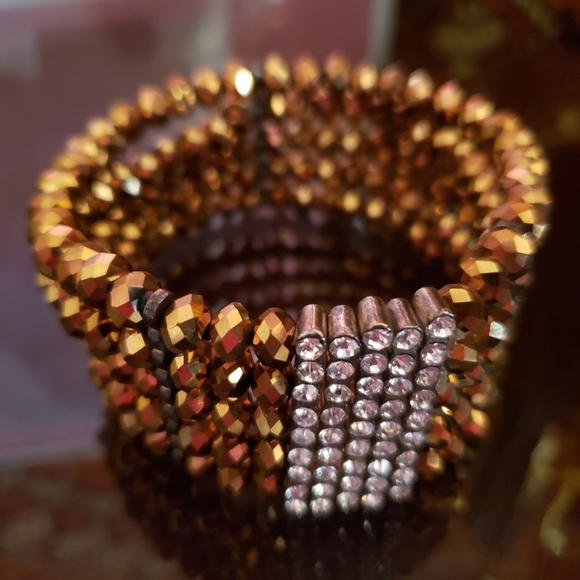Vintage 80's gold/rhinestone stretch cuff bracelet - Picture 3 of 3